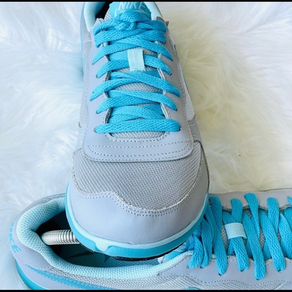 Nike Running Shoes Women’s Size 10 - Picture 7 of 9